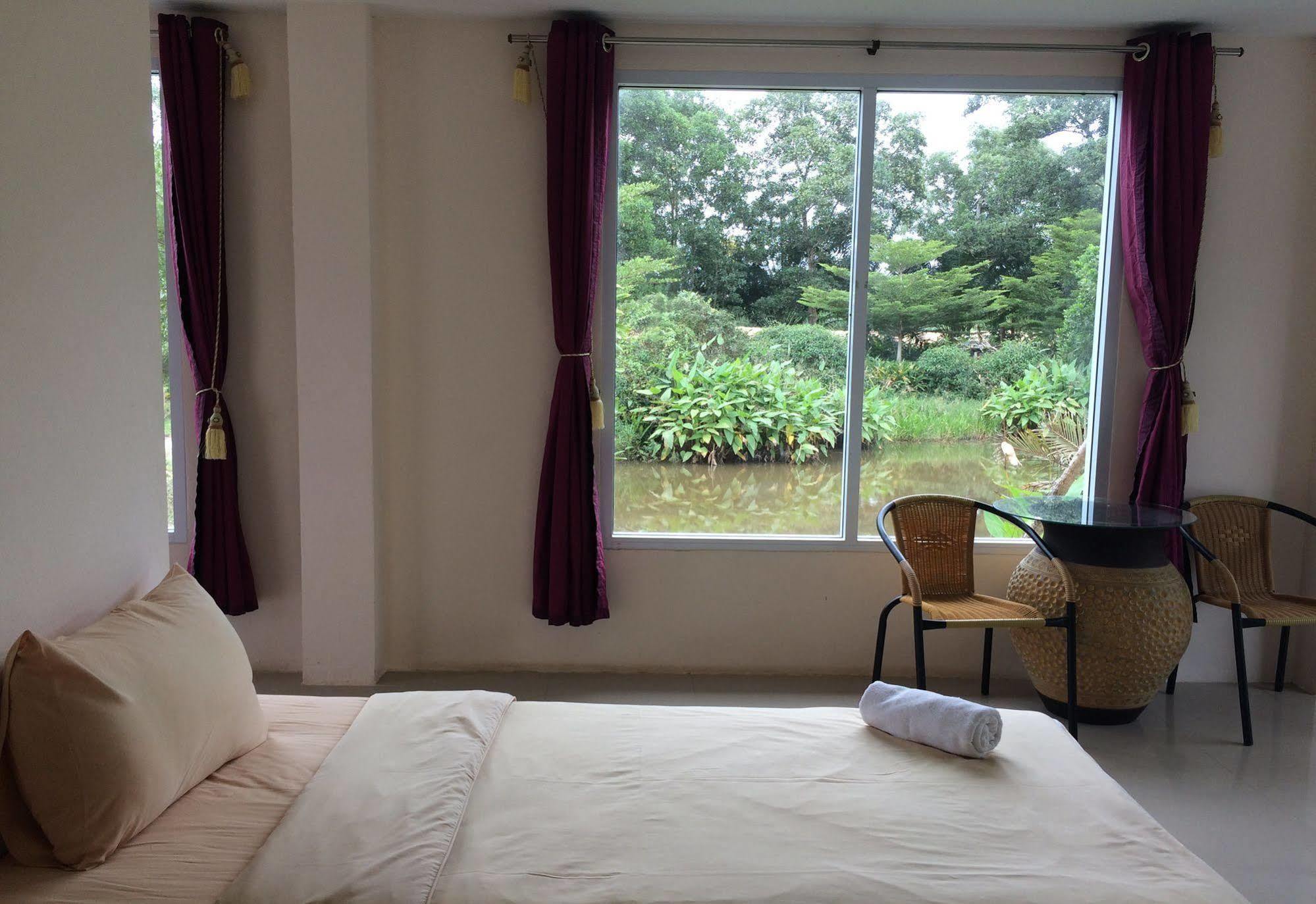 Water Palm Resort Talat Yai Eksteriør billede